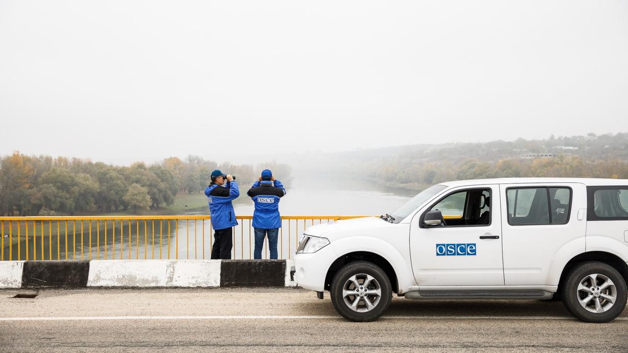 As part of its conflict prevention and resolution efforts, the Mission monitoring teams regularly monitor the situation in the Security Zone between the two banks of the Dniester/Nistru River.